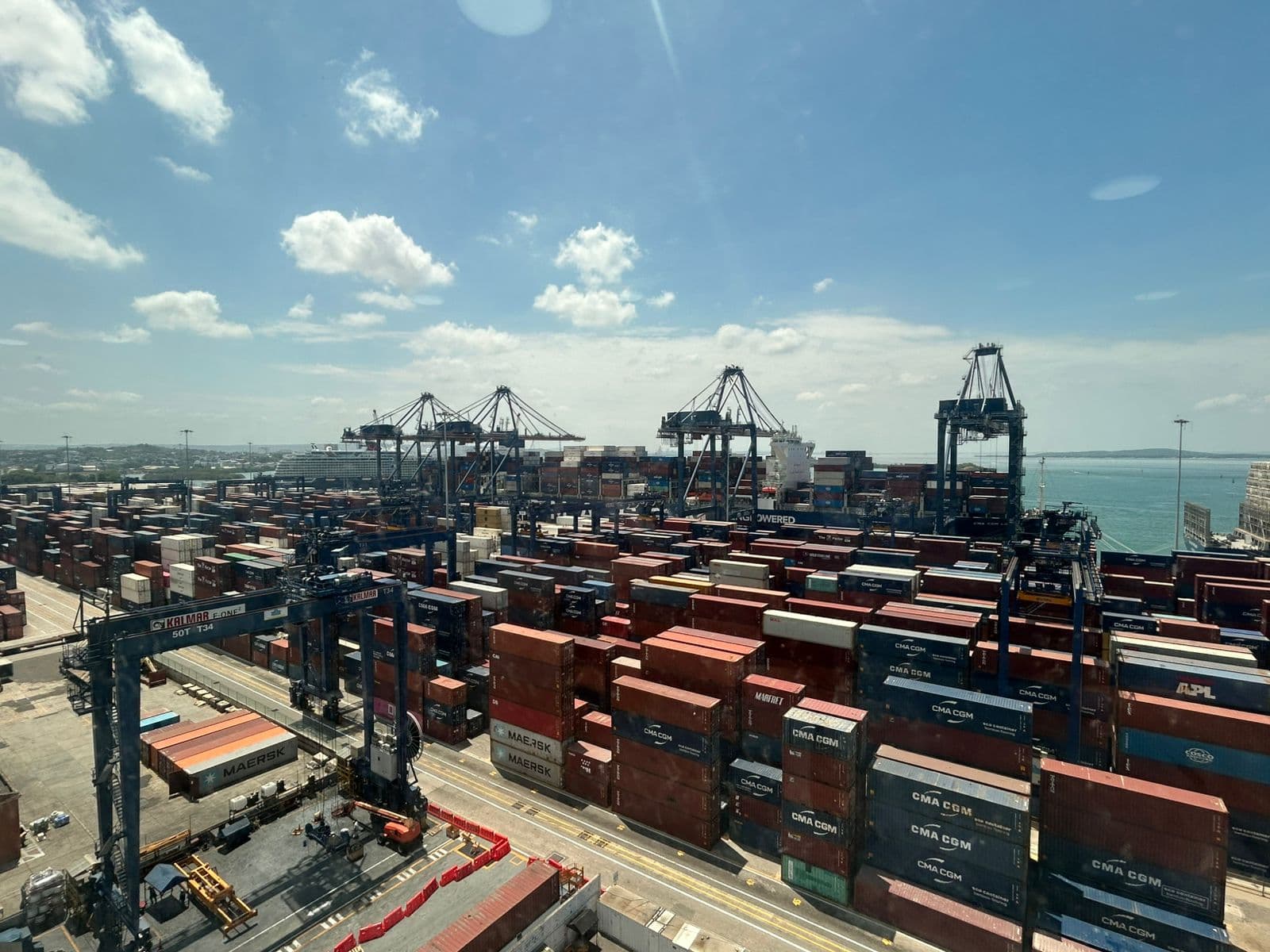 Puerto de contenedores